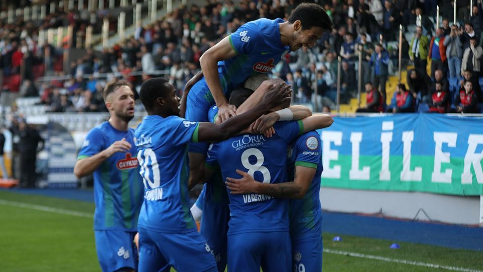 Çaykur Rizespor’da “gençlik aşısı” tuttu