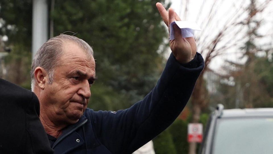 Panathinaikos ile anlaşan teknik direktör Terim Yunanistan’a gitti